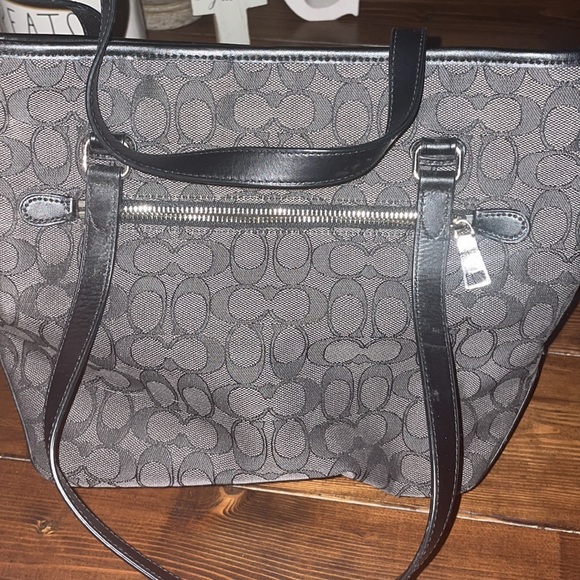 Signature canvas with leather straps coach purse - Picture 2 of 2